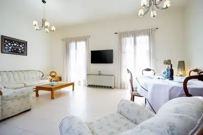 Image de Maison Metropolis, 3 Bd, 2 Ba