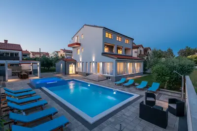 Image de Villa de 9 chambres à Medulin