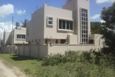 Image de La maison jumelle et les appartements! L'endroit tout entier pour vous.