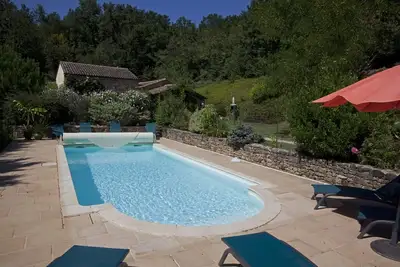 Image de Maison avec piscine privée à la campagne