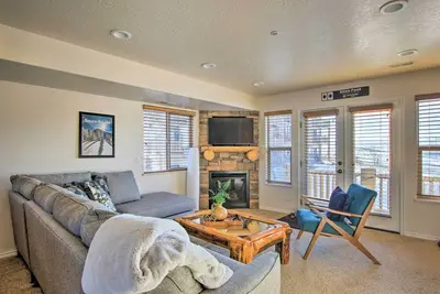 Image de Nouveau! Condo Eden avec balcon, cheminée et vues sur la montagne!