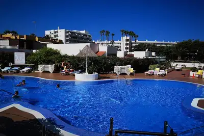 Image de Vues fantastiques sur la mer. \"Les géraniums\" Adeje