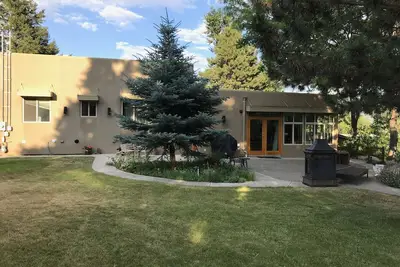 Image de Suite récemment rénovée, un joyau rural près de la plage et à côté du Kvr