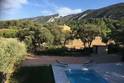 Image de Villa climatisée, piscine privée non partagée et chauffée face au Luberon. .