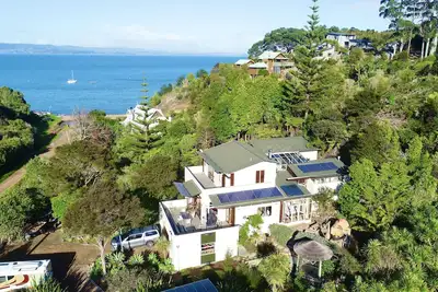 Image de Sanctuaire paisible d'Orapiu dans la baie d'Otakawhe