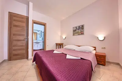 Image de Appartement de trois chambres prés de la plage Rogoznica (A-17458-b)
