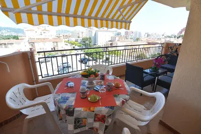 Image de Location de vacances à Roses, Costa Brava : Appartement confortable à 900m de la plage. Réservez maintenant et profitez de la mer!