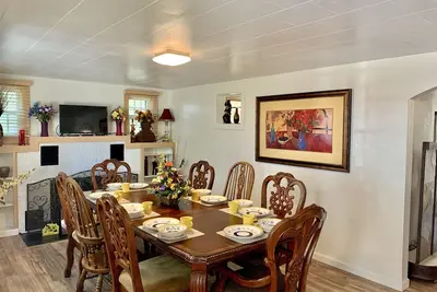 Image de Chute d'eau intérieure, fauteuil de massage et excellent emplacement.