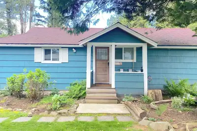 Image de 2 bedroom heritage cottage in a little oasis close to the beach