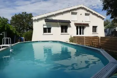 Image de Maison détente, jardin, jeux, piscine