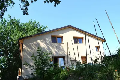 Image de Appartement dans la maison de ballots de paille nouvellement construite Valle delle Rose -