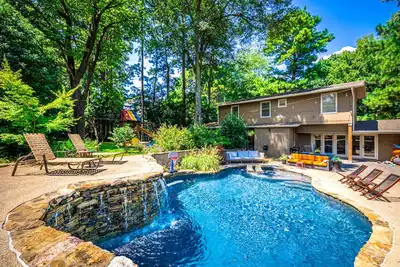 Image de Mid Century Oasis❤️Pool❤️Indoor-Outdoor❤️Mod