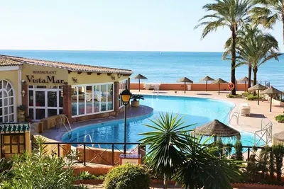 Image de Spanish Beachhouse - Vues sur la mer! Marbella Costa Del Sol! Golf, Tennis, Spa, Plage