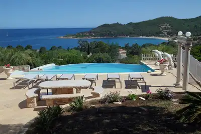 Villa (2/8 people) private swimming pool, sea view, Favone beach 700 m away - South Corsica