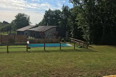 Image de Maison sur les hauteurs du Roc avec piscine