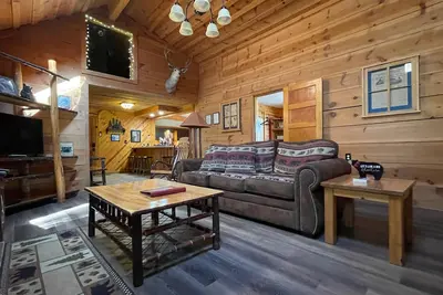 Image de Petite Cabine Ours! ! Retraite / Hot Tub Haut Canyon