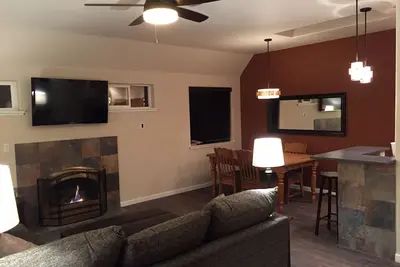 Image de Lieu! Centre-ville historique - marcher partout, nouvelle 4 chambres, 3 bains