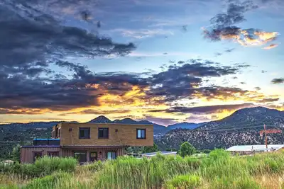Image de Maison moderne / industrielle entre Zion et Bryce
