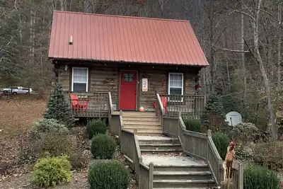 Image de Réel Log Cabin, Belle Rushing Trout Stream, New Hot Tub, Wifi