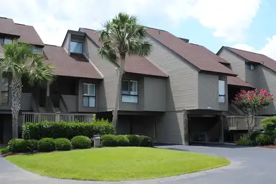 Heron Marsh Villa 115: 2 Br / 2 Ba condo à Pawleys Island, 4 personnes
