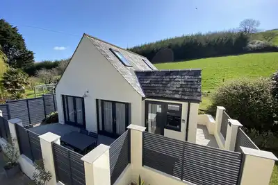 Image de Maison luxueuse dans un endroit isolé avec vue rurale.