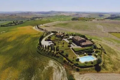 Image de Appartement à Alloro dans une ferme avec piscine dans les Crete Senesi