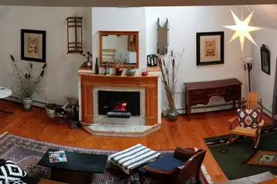 Image de Maison semi-isolée dans les bois.