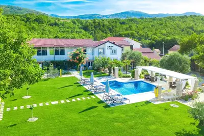 Image de Nous vous souhaitons la bienvenue dans notre complexe de luxe Holiday Home Medo.