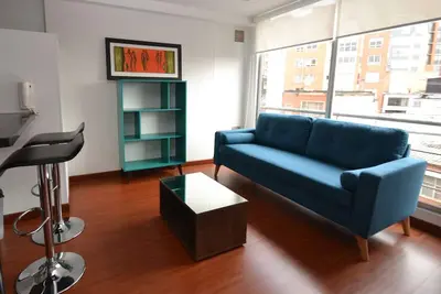 Image de Gemma - 1 Br. Studio moderne avec laveuse / sécheuse