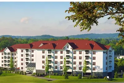Image de Suite 2br / 2ba avec cheminée, cuisine complète, piscine intérieure / extérieure Condo C