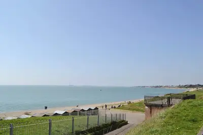 Image de 3 chambres à coucher à Lee-on-the-Solent, near Portsmouth
