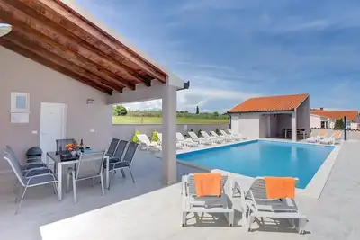 Image de Fantastique villa avec piscine privée, espace barbecue