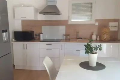 Image de T2 récent avec mezzanine