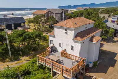 Image de Casa Del Mar # 171 À quelques pas de la plage, maison familiale spacieuse et spacieuse.
