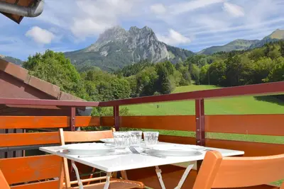Image de Appartement cosy à Bernex, proche des pistes et randonnées, avec balcon et mezzanine