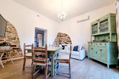 Image de Stazzo San Teodoro avec jardin