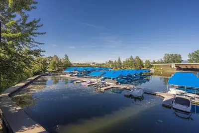 Image de Nouveau: Waterfront Loft au coeur de Sandpoint