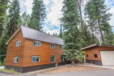 Image de Belle grande cabane près du parc d'État Ponderosa, du lac Payette et du parcours de golf McCall