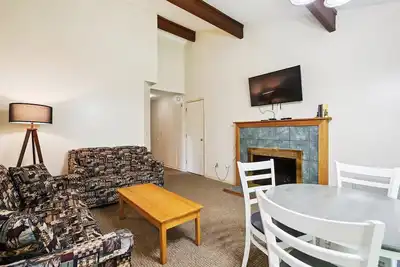 Image de Suite Queen Deluxe 2 chambres au 1er étage avec piscine extérieure chauffée