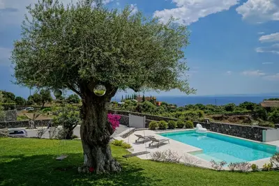 Image de Nouvelle entrée - Villa de luxe avec piscine au cœur de la campagne sicilienne