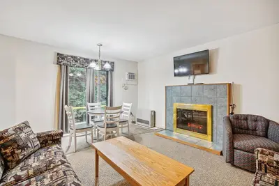 Image de Suite Queen Deluxe 2 chambres au 1er étage avec piscine extérieure chauffée