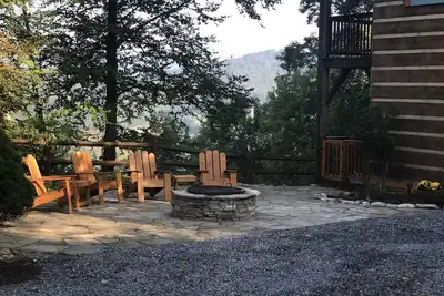 Image de Un appartement de quatre lits, à l'extérieur de Boone avec vue sur la New River.