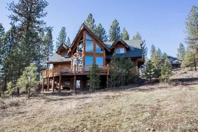 Image de Majestic Log Cabin avec une vue imprenable; Près de Brundage & MeadowCreek Golf Course