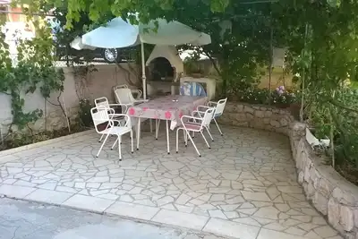 Image de Appartement de deux chambres avec le balcon Barbat, Rab (A-17620-a)