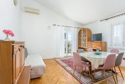 Image de Appartement de trois chambres avec le balcon Podstrana, Split (A-17586-a)