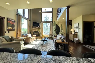 Image de Vues impressionnantes, Accès à la piscine, Enveloppements autour des ponts, Près des sentiers de Deadwood / Vtt, A / C