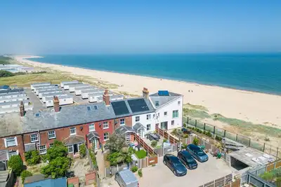 Image de Deux chalets de garde-côtes