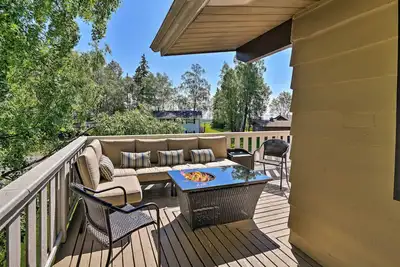 Image de New-Anchorage Home w / Theatre, par Turnagain Arm!