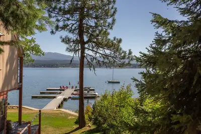 Image de Chalet rustique sur le lac avec quai partagé