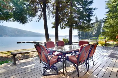 Image de Belle maison au bord du lac sur North Beach avec quai privé